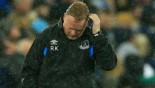 Лион постави Куман на дръвника