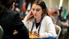 Салимова с голяма победа в първия ден на световното по блиц шахмат