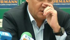 Платини и Блатер приветстваха Боби за новия мандат
