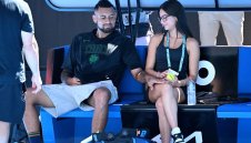 "Малка сладка кифличка" държи юздите на лудия Кирьос