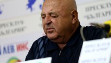 Венци Стефанов изригна: Апостолов е подлога, крадец и джендър 