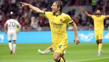 Модрич живее за футбола