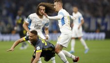 Драма във Франция: Десет от Марсилия сломиха Нант след късен автогол