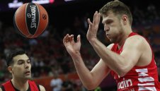 Министър Илиев: Благодарим ти Везенков за огромната радост, която ни донесе! 