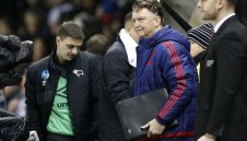 Ван Гаал ще бъде съкрушен, ако преговорите с Моуриньо са истина
