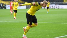 Борусия Дортмунд постави космическа цена на Холанд