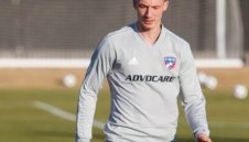 Бивш на ЦСКА счупи ръка в САЩ