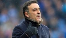 Суонси иска да задържи Карвалял