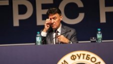 Боби Михайлов раздаде награди за Коледа