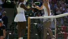 Маша отново яде бой от Серина + СНИМКИ