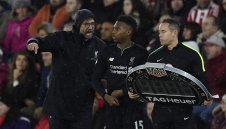 Ливърпул не пуска Стъридж през зимата