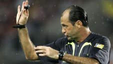 Реферът на Англия - САЩ учи усилено псувни на английски