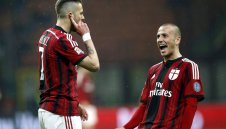 Ливърпул също иска Менез