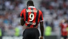 Балотели иска да бяга от Ница