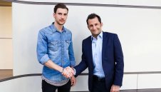 ОФИЦИАЛНО: Байерн изпревари Юве, Реал и Барса за Горецка