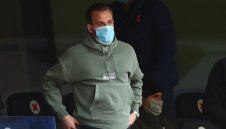 Радост в Тотнъм! Талисманът Кейн тренира