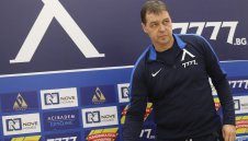 Левски е разочарован от Хубчев, но вече изплаща дълга си