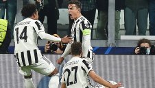 "Старата госпожа" е преобразена в Шампионска лига, шоу на Дибала