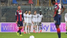 Болоня бие от 0:2, Антов гледа от пейката