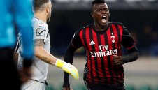 Нианг отива в Англия