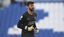 Алисон и Окс се завръщат за Ливърпул