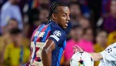 Шеф на Барса дал свои пари за Кунде, иска да изгони легенди