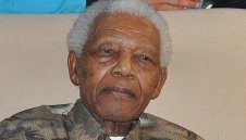 Мандела отказа откриването заради траур