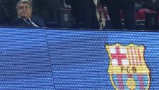 Трус! Барса няма да може да купува нови играчи