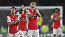 Арсенал смачка с 5:0 Норич и изравни свой рекорд