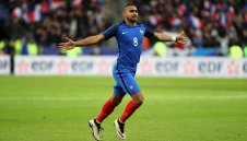 Пайе ще доведе нови звезди при Чуковете