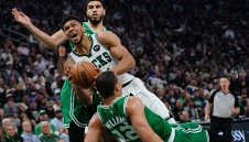 Милуоки дръпна на Бостън след страхотен трилър