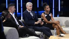 Венгер флиртува с Арсенал, даде Байерн за пример