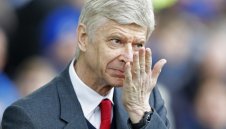 Арсен Венгер се примири и отписа титлата