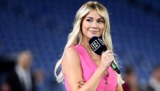 Сексапилната Дилета се показа гола на снега + СНИМКИ