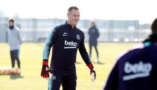 Серията на тер Стеген спря на 410 минути