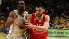 Везенков и Олимпиакос пак се изложиха в Евролигата