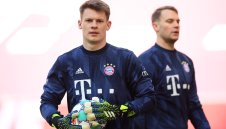 Уж щеше да наследи Нойер: Байерн се изгаври с Нюбел