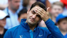 Федерер оцеля в драматичен мач с Пер в Хале, все по-близо е до защита на титлата