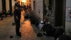 Освобождават феновете на Левски до час 