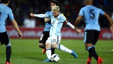 Меси герой за Аржентина в дербито с Уругвай + ВИДЕО