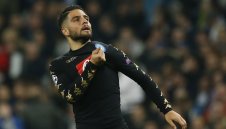 Арсенал набеляза двама от Наполи 