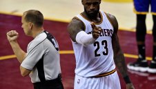 ЛеБрон надмина Майкъл и Меджик