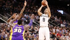 Сан Антонио размаза Лейкърс с 40 точки