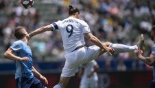 Златан пита: Каква изобщо е ползата от VAR?