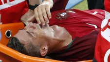 Вижте мъката на Кристиано Роналдо при контузията + ГАЛЕРИЯ