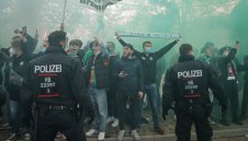 Бремен потъна в сълзи