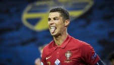 Роналдо ще прави сефтето срещу "петлите"