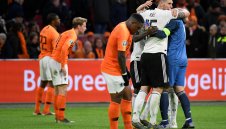 Утешителна награда: Само холандците са пронизвали Маншафта толкова често