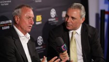 Кройф: Аз определях заплатите в Барса