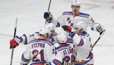 Българинът Алекс Георгиев с 28 спасявания при победа на Рейнджърс в НХЛ